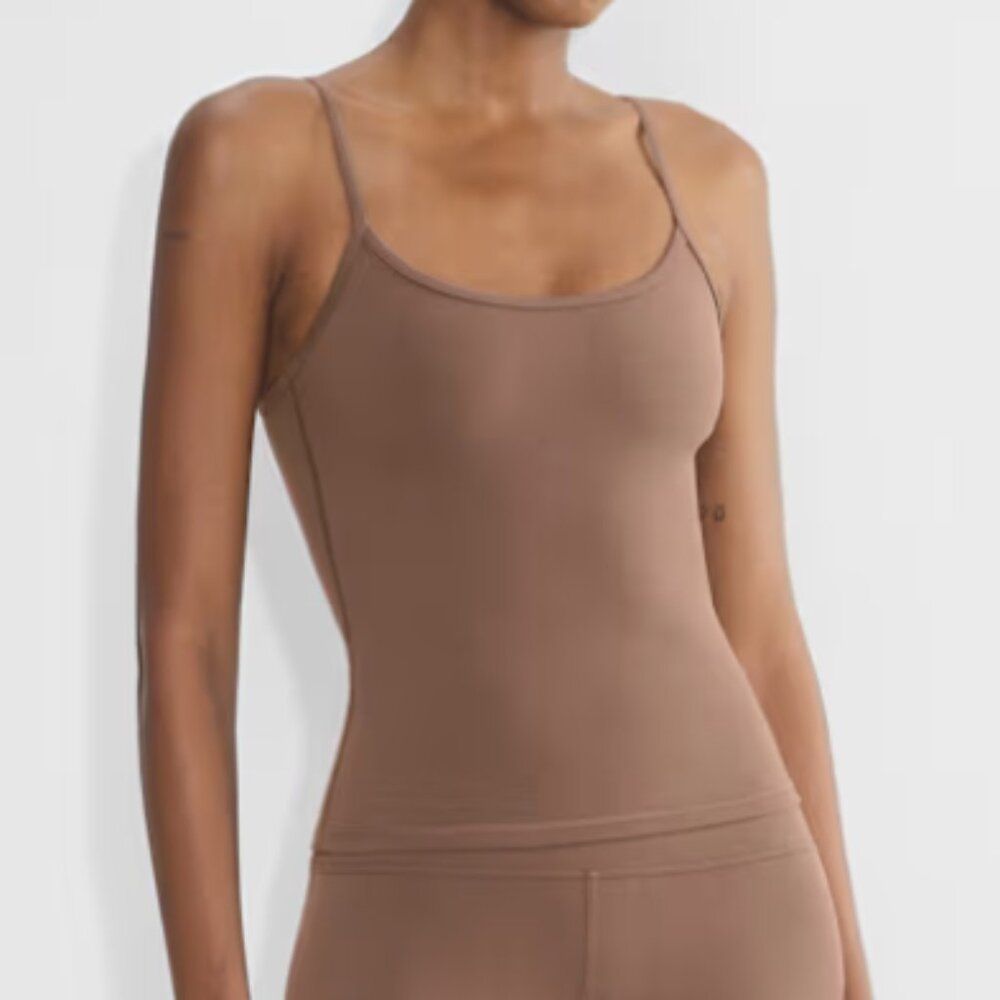 Aritzia TnAction Camisole, Scoopneck activewear cami Colour Deep Taupe size L